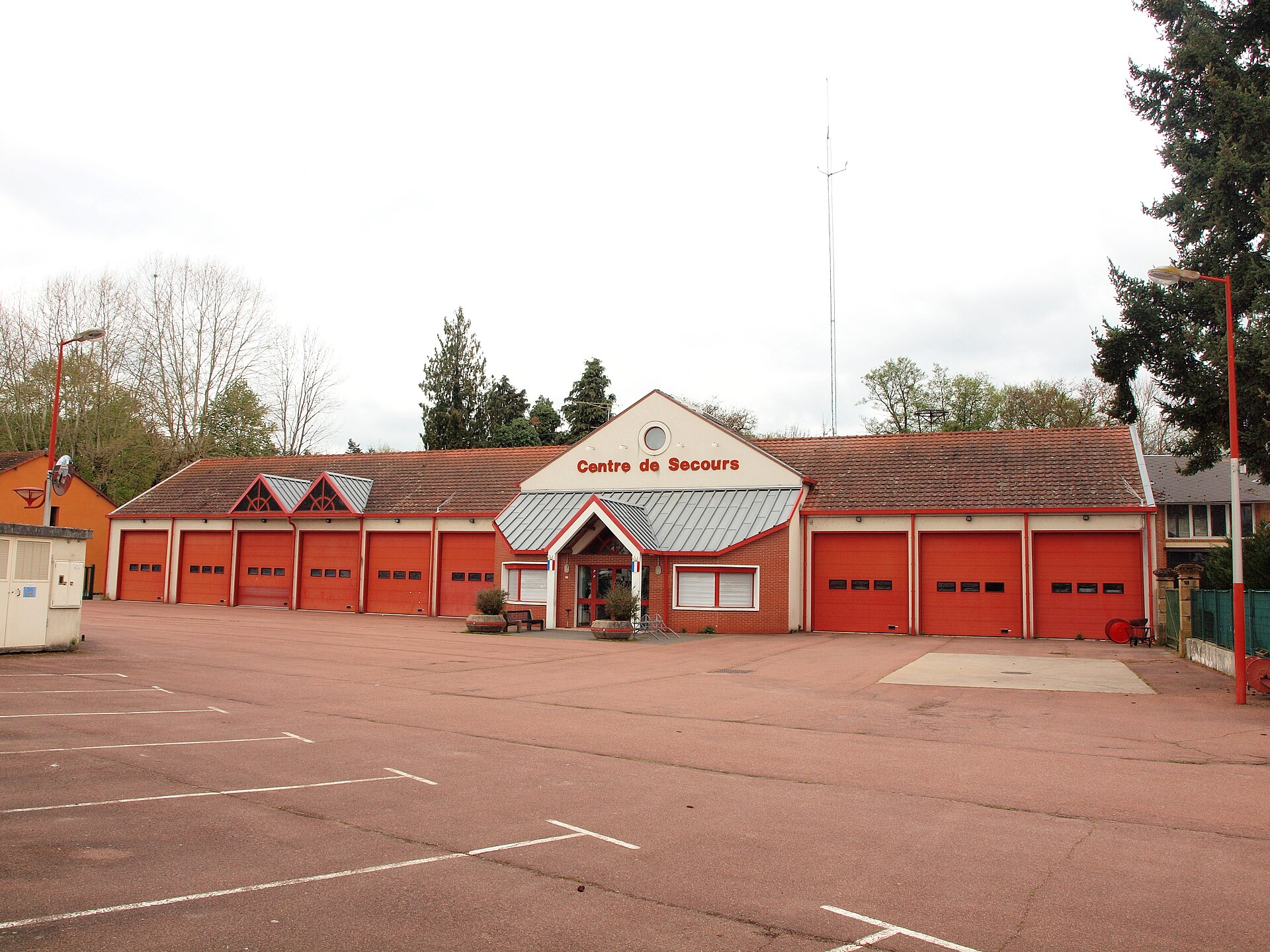 Caserne de sapeurs-pompiers d'une commune rurale